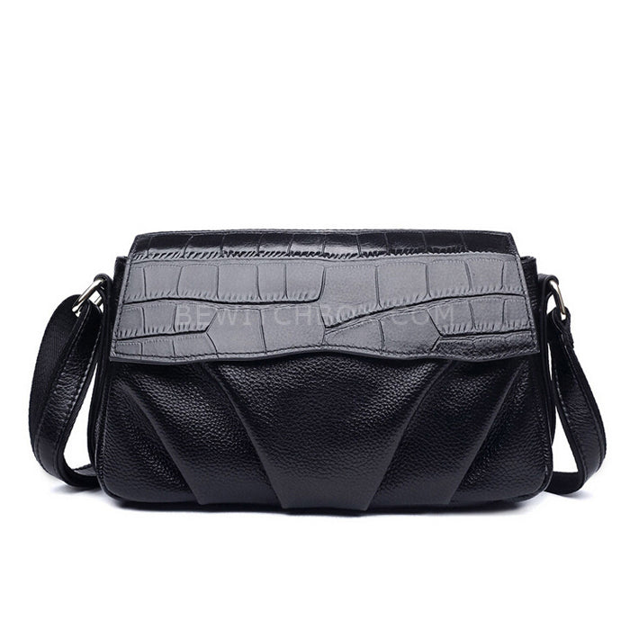 The crocodile lines inclined shoulder bag